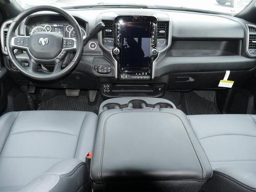 2025 RAM 2500 Tradesman Crew Cab 4x4 6'4' Box