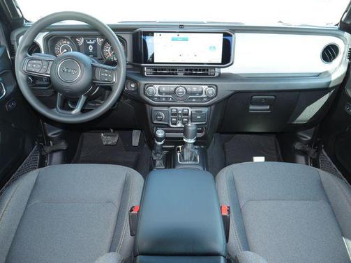 Granite Crystal Metallic Clearcoat 2026 Jeep Gladiator Sport