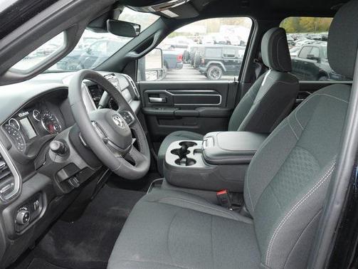 2025 RAM 2500 Big Horn Crew Cab 4x4 6'4' Box