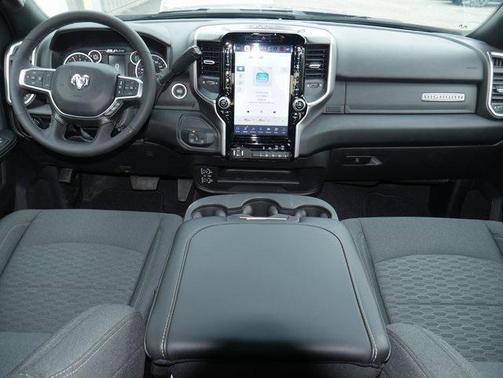 2025 RAM 2500 Big Horn Crew Cab 4x4 6'4' Box