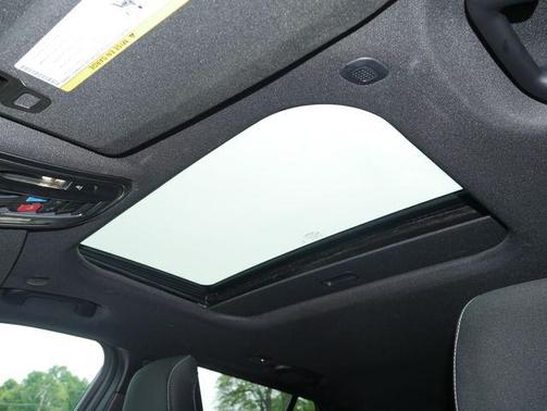 Diamond Black Crystal Pearlcoat 2025 Jeep Grand Cherokee Laredo