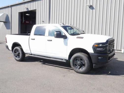2025 RAM 2500 Tradesman Crew Cab 4x4 6'4' Box