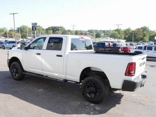 2025 RAM 2500 Tradesman Crew Cab 4x4 6'4' Box