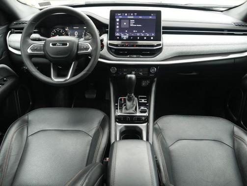 Granite Crystal Metallic Clearcoat 2023 Jeep Compass Latitude Lux