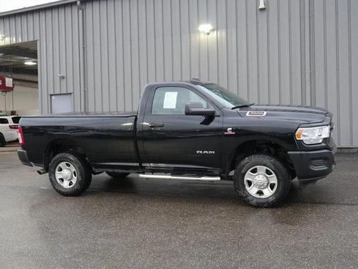 2022 RAM 3500 Tradesman Regular Cab 4x4 8' Box