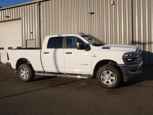 2025 RAM 2500 Big Horn Crew Cab 4x4 6'4' Box