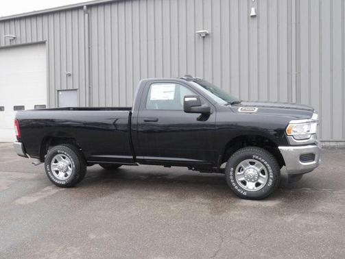 2024 RAM 2500 Tradesman Regular Cab 4x4 8' Box