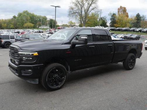 2025 RAM 2500 Laramie Crew Cab 4x4 8' Box