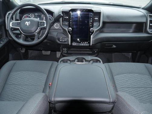 2025 RAM 3500 Tradesman Crew Cab 4x4 8' Box