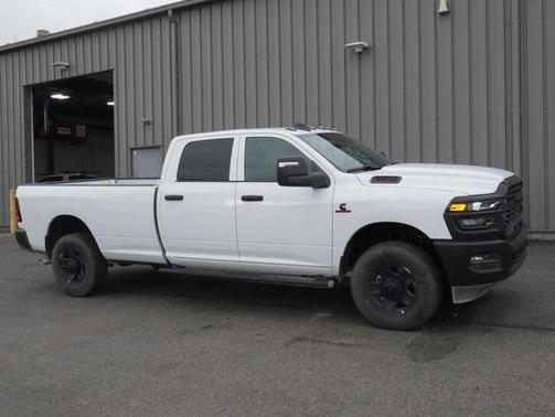 2025 RAM 3500 Tradesman Crew Cab 4x4 8' Box