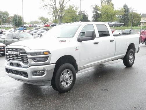 2025 RAM 2500 Tradesman Crew Cab 4x4 8' Box