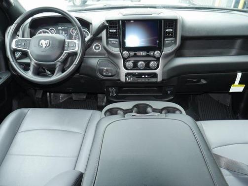 2025 RAM 2500 Tradesman Crew Cab 4x4 8' Box