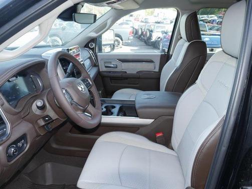 2025 RAM 3500 Laramie Crew Cab 4x4 8' Box
