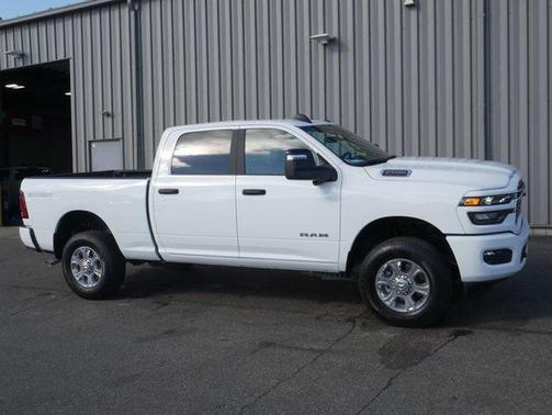 2025 RAM 2500 Big Horn Crew Cab 4x4 6'4' Box