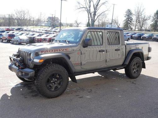 Sting-Gray Clearcoat 2021 Jeep Gladiator Mojave 4x4