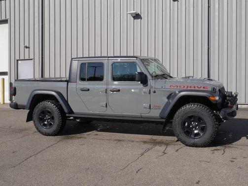 Sting-Gray Clearcoat 2021 Jeep Gladiator Mojave 4x4