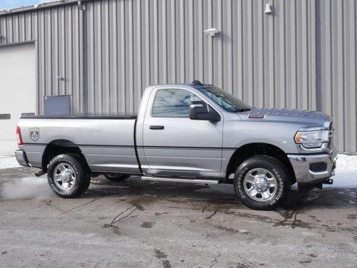 2023 RAM 2500 Tradesman Regular Cab 4x4 8' Box