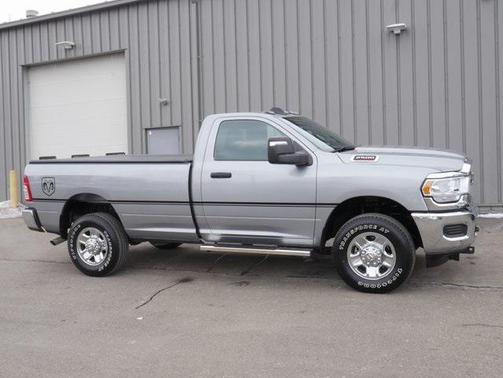 2023 RAM 2500 Tradesman Regular Cab 4x4 8' Box