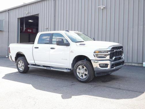 2025 RAM 2500 Big Horn Crew Cab 4x4 6'4' Box