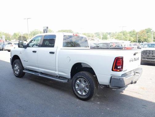 2025 RAM 2500 Big Horn Crew Cab 4x4 6'4' Box
