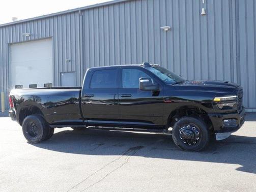 2025 RAM 3500 Laramie Crew Cab 4x4 8' Box