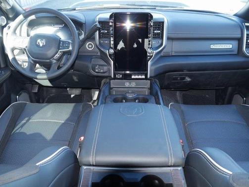 2025 RAM 3500 Laramie Crew Cab 4x4 8' Box