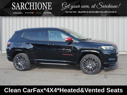 Diamond Black Crystal Pearlcoat 2023 Jeep Compass (RED) Edition 4x4