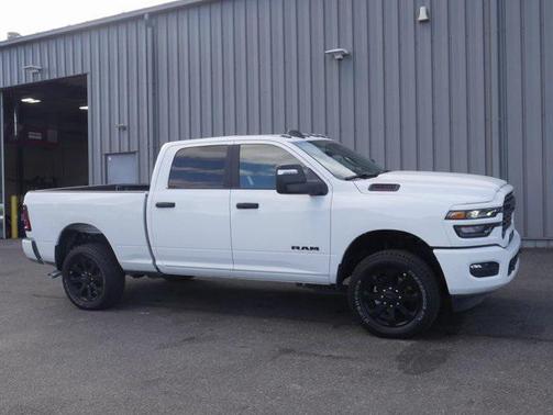 2025 RAM 2500 Big Horn Crew Cab 4x4 6'4' Box