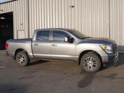 2021 Nissan Titan SV