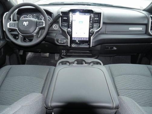 2025 RAM 2500 Big Horn Crew Cab 4x4 6'4' Box