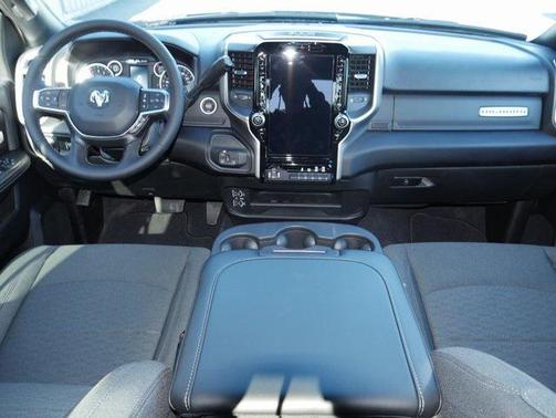 2025 RAM 2500 Big Horn Crew Cab 4x4 6'4' Box