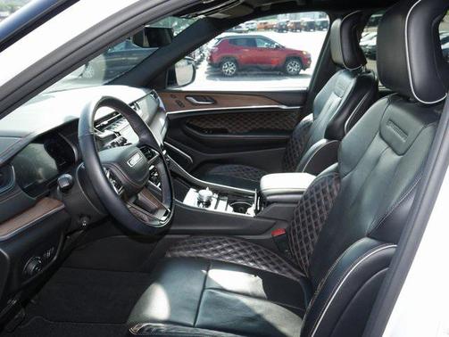 2023 Jeep Grand Cherokee Summit