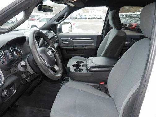 2021 RAM 2500 Big Horn Crew Cab 4x4 8' Box