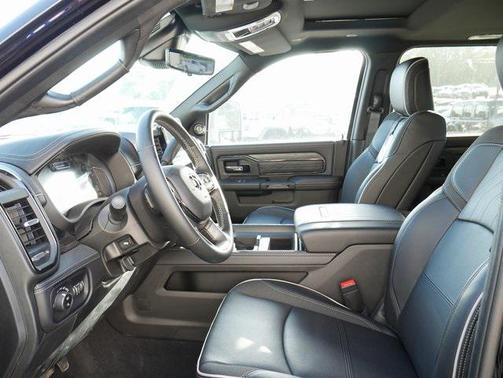 2025 RAM 3500 Limited Crew Cab 4x4 8' Box