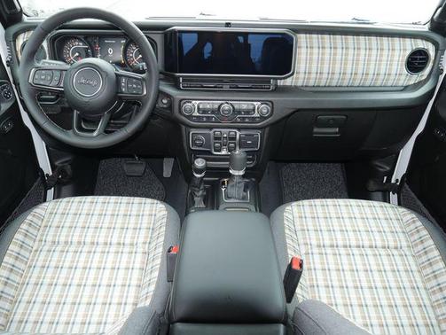 Bright White Clearcoat 2026 Jeep Gladiator 85th Anniversary Edition 4x4