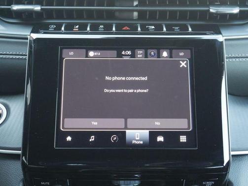 Silver Zynith 2025 Jeep Grand Cherokee Laredo