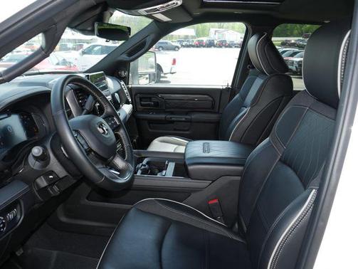 Bright White Clearcoat 2025 RAM 2500 Limited Crew Cab 4x4 6'4' Box