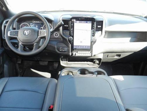 2025 RAM 2500 Tradesman Crew Cab 4x4 8' Box