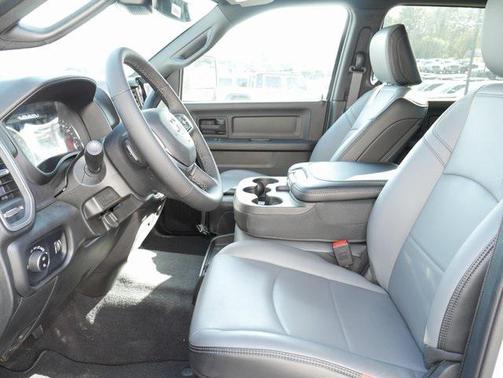 2025 RAM 2500 Tradesman Crew Cab 4x4 8' Box