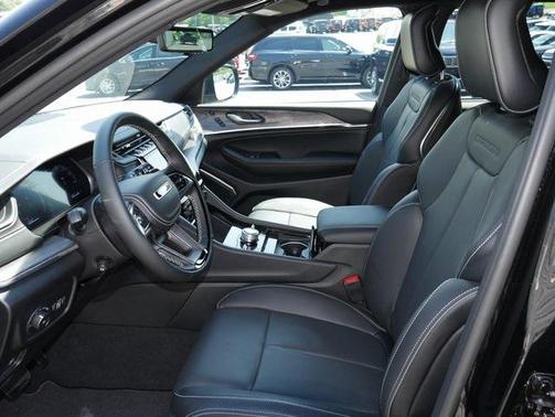 2025 Jeep Grand Cherokee Overland