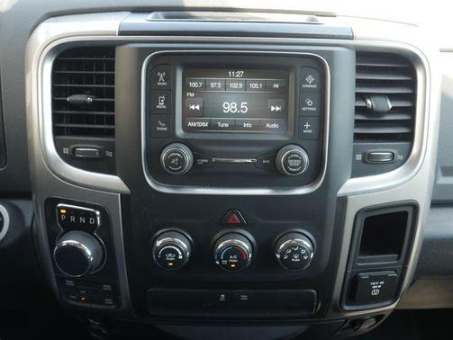Brilliant Black Crystal Pearlcoat 2016 RAM 1500 Big Horn