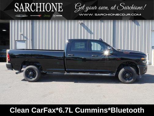 Diamond Black Crystal Pearlcoat 2026 RAM 2500 Tradesman Crew Cab 4x4 8' Box