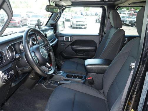 Black Clearcoat 2022 Jeep Gladiator Sport S