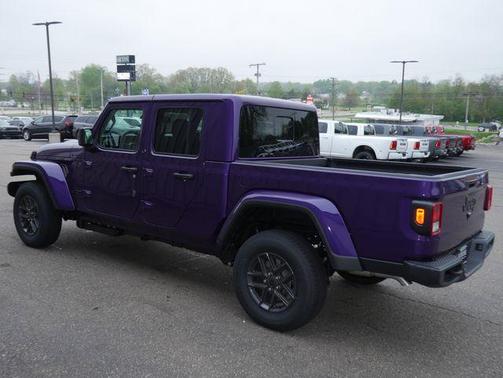 Reign 2026 Jeep Gladiator Sport S