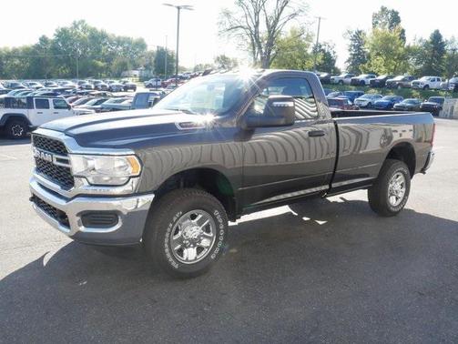 2024 RAM 3500 Tradesman Regular Cab 4x4 8' Box