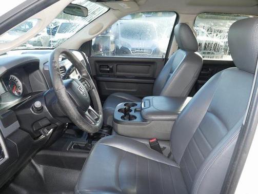 2017 RAM 3500 Tradesman Crew Cab 4x4 6'4' Box