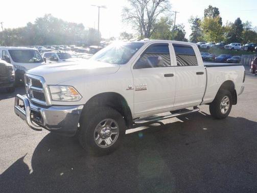 2017 RAM 3500 Tradesman Crew Cab 4x4 6'4' Box