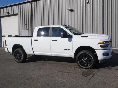 2025 RAM 2500 Big Horn Crew Cab 4x4 6'4' Box