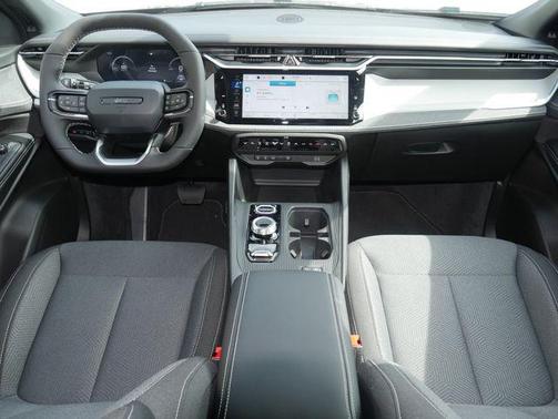 Diamond Black Crystal Pearlcoat 2026 Jeep Cherokee Laredo 4x4