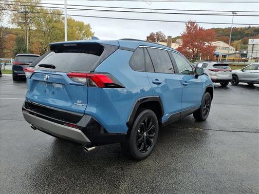 2022 Toyota RAV4 Hybrid SE